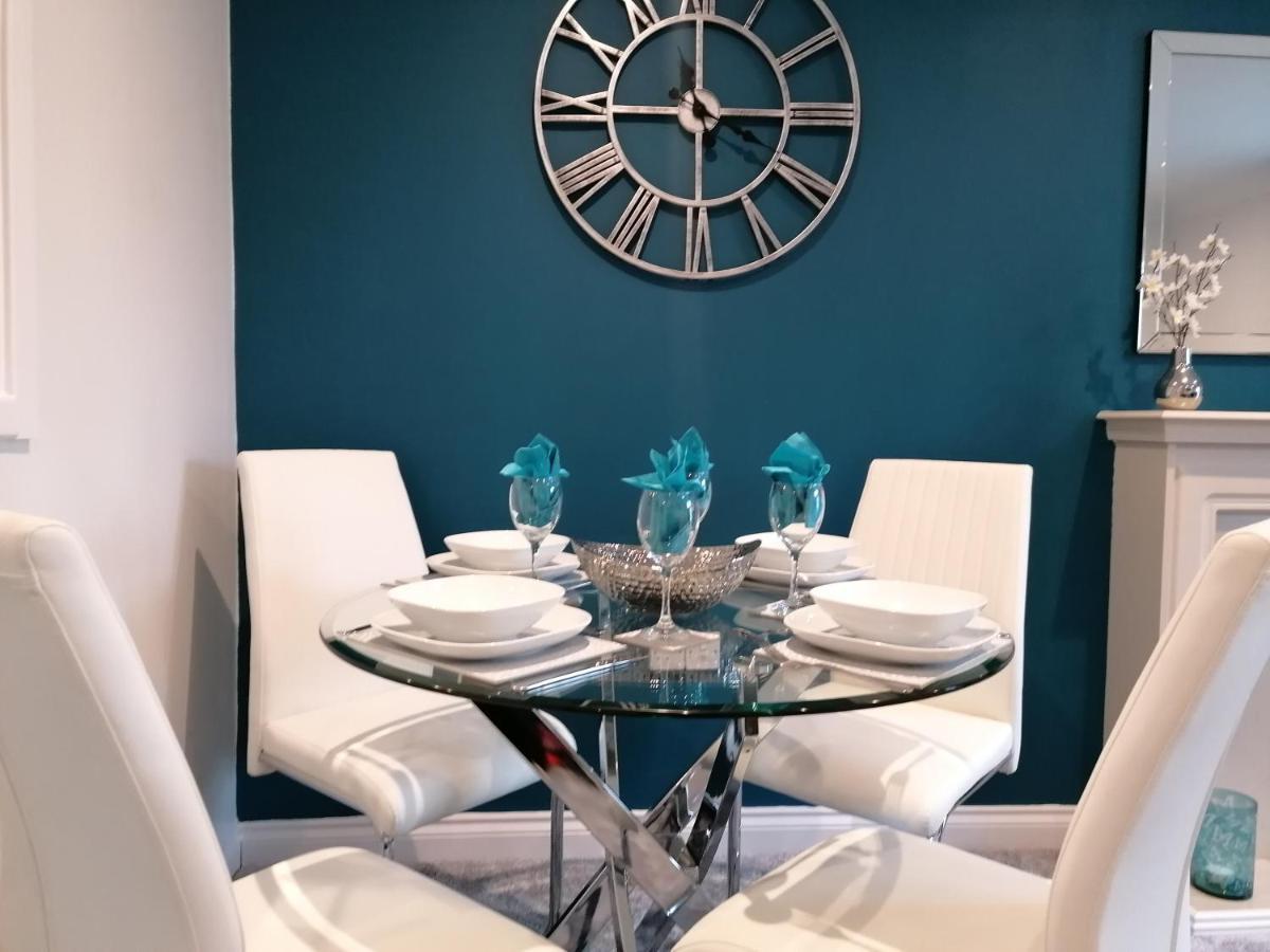 Luxury Modern 2 Bed Apartment, Free Undercroft Parking For 1 Car เซาธ์แธมป์ตัน ภายนอก รูปภาพ