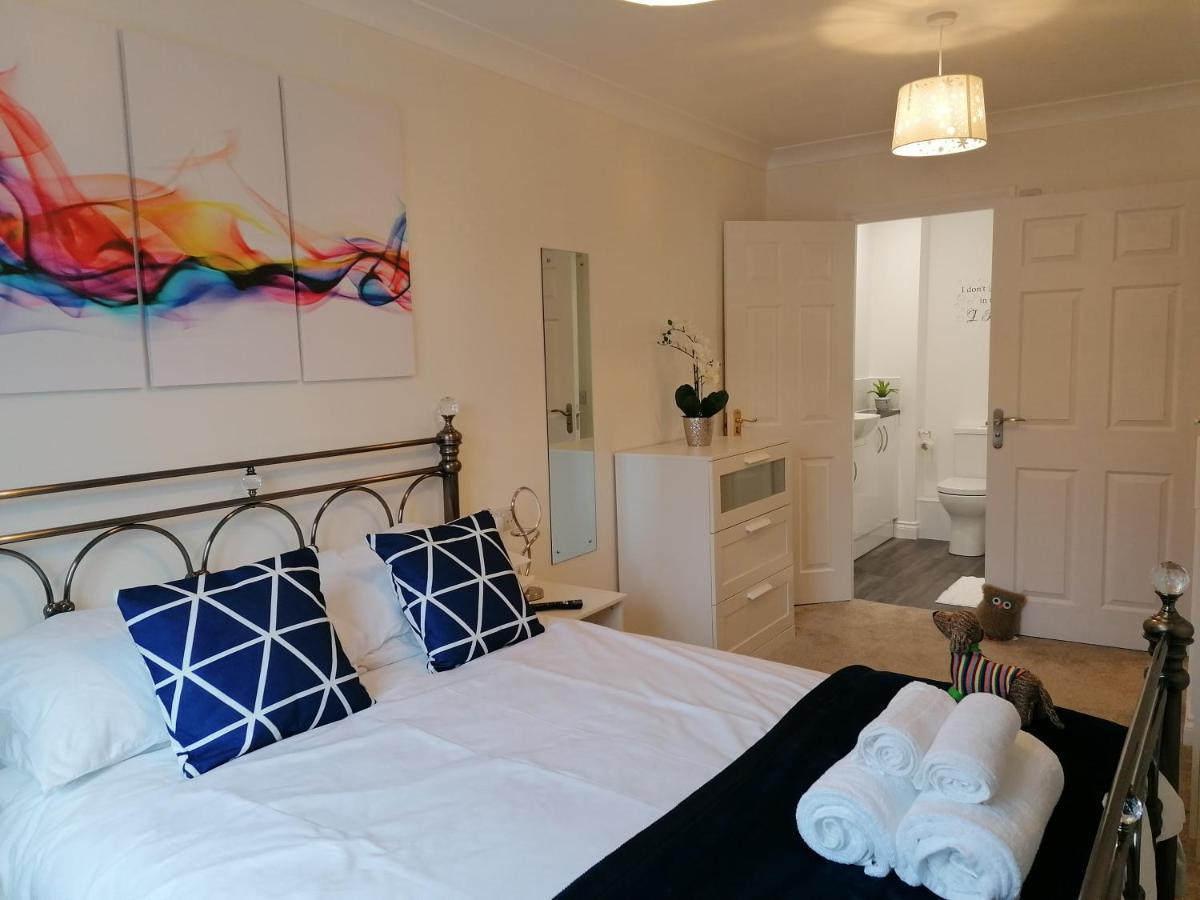 Luxury Modern 2 Bed Apartment, Free Undercroft Parking For 1 Car เซาธ์แธมป์ตัน ภายนอก รูปภาพ