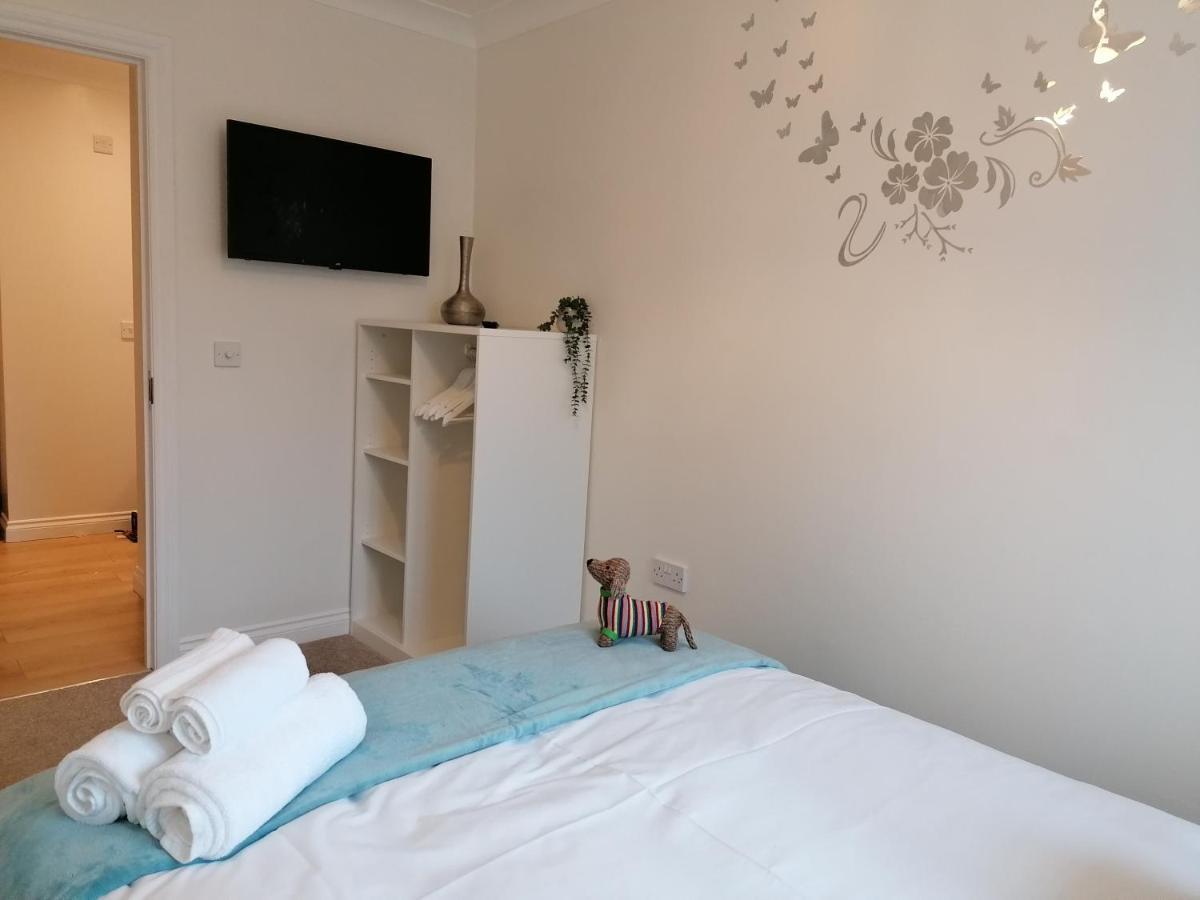 Luxury Modern 2 Bed Apartment, Free Undercroft Parking For 1 Car เซาธ์แธมป์ตัน ภายนอก รูปภาพ